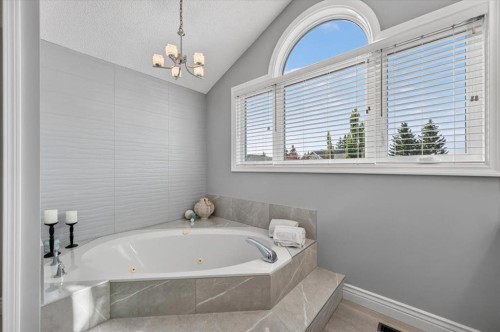 451 Hawkview Manor Circle Nw, Calgary, AB 
