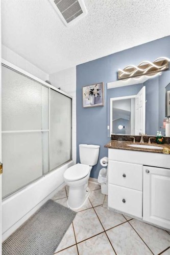 131 Applewood Drive Se, Calgary, AB 