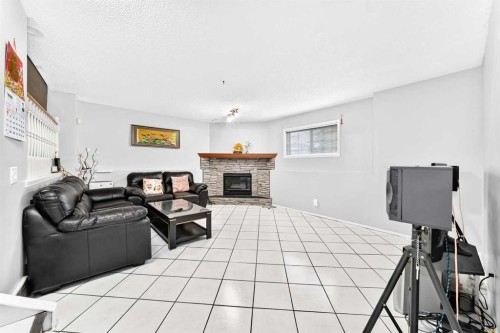 131 Applewood Drive Se, Calgary, AB 