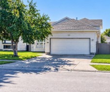 131 Applewood Drive SE Calgary, AB T2A 7P8