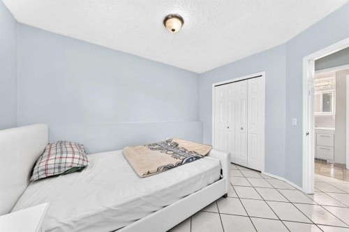 131 Applewood Drive Se, Calgary, AB 