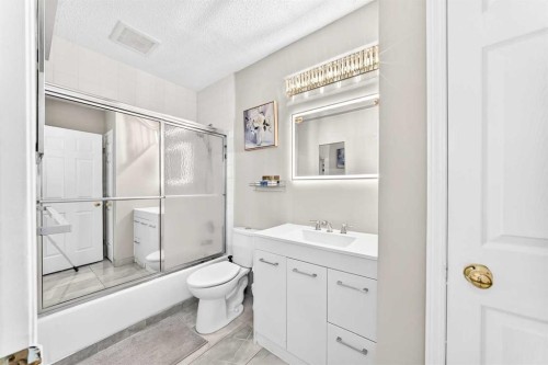 131 Applewood Drive Se, Calgary, AB 