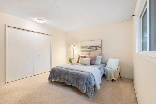 112 Silverthorn Road Nw, Calgary, AB 