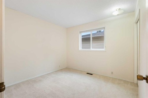 112 Silverthorn Road Nw, Calgary, AB 