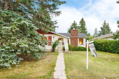 112 Silverthorn Road Nw, Calgary, AB 