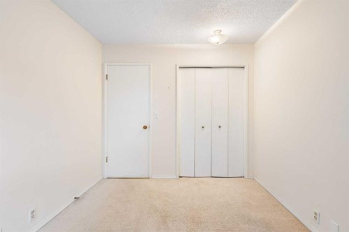 112 Silverthorn Road Nw, Calgary, AB 