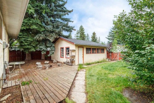 112 Silverthorn Road Nw, Calgary, AB 