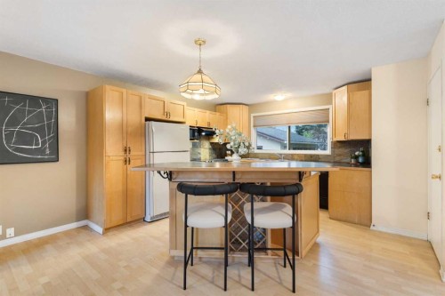 112 Silverthorn Road Nw, Calgary, AB 