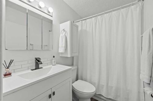 3910 12 Avenue Sw, Calgary, AB 