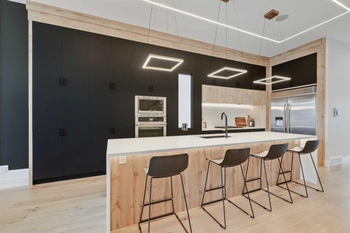 1902 13 Street Sw, Calgary, AB 