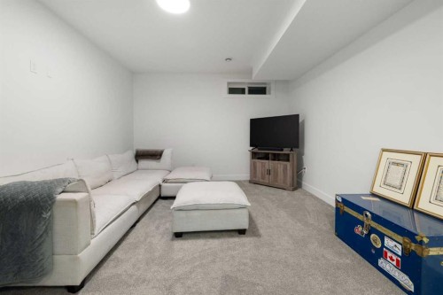 426 13 Avenue Ne, Calgary, AB 