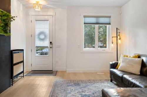 426 13 Avenue Ne, Calgary, AB 