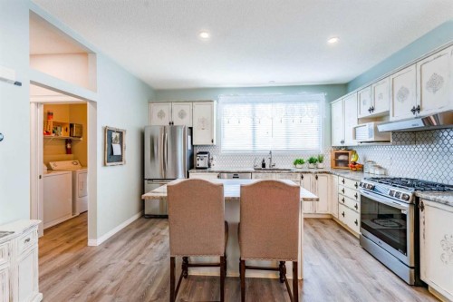 643 Everridge Drive Sw, Calgary, AB 