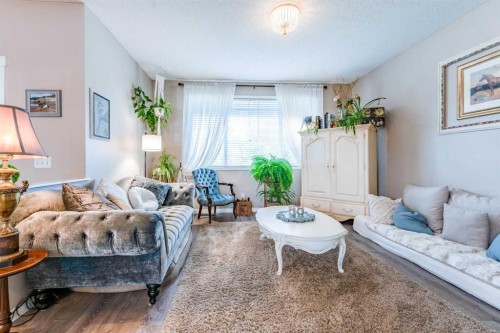 643 Everridge Drive Sw, Calgary, AB 
