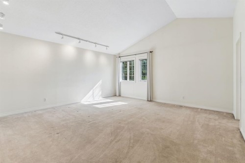 16 Varsity Estates Gardens Nw, Calgary, AB 