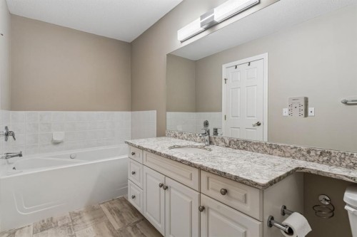 16 Varsity Estates Gardens Nw, Calgary, AB 