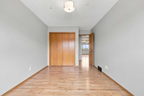 361 Santana Bay Nw, Calgary, AB 