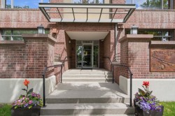 438-930 Centre Avenue NECalgary, AB T2E 9C8
