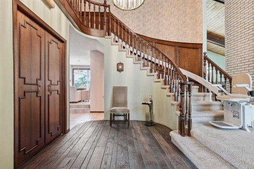 336 Pump Hill Crescent Sw, Calgary, AB 
