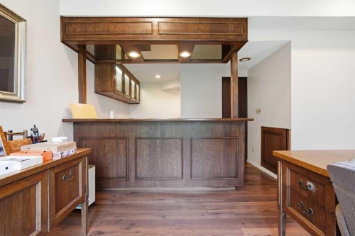 336 Pump Hill Crescent Sw, Calgary, AB 