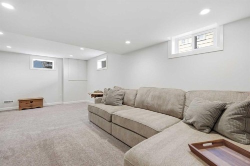 23 Winslow Crescent Sw, Calgary, AB 