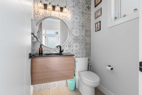2431 6 Avenue Nw, Calgary, AB 