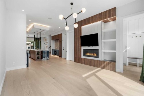 2431 6 Avenue Nw, Calgary, AB 