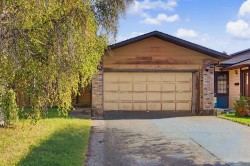 32 Deersaxon Circle SE Calgary, AB T2J 6R5