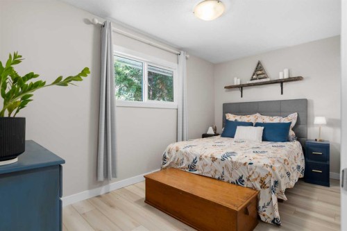 8343 48 Avenue Nw, Calgary, AB 