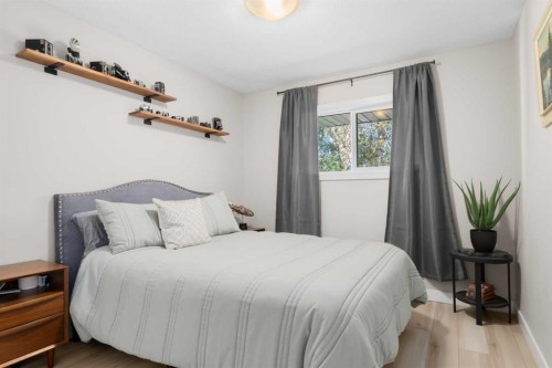 8343 48 Avenue Nw, Calgary, AB 