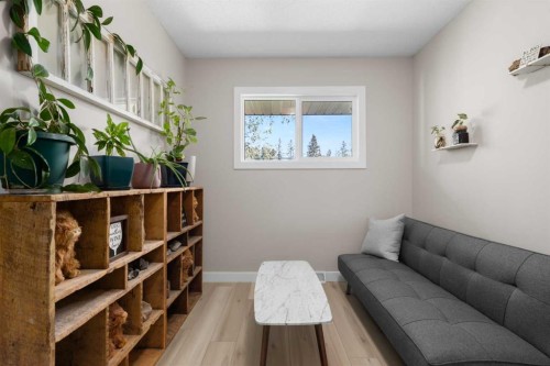 8343 48 Avenue Nw, Calgary, AB 