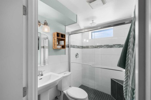 8343 48 Avenue Nw, Calgary, AB 