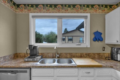 148 Deerview Way Se, Calgary, AB 