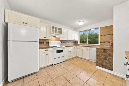 248 Huntcroft Road Ne, Calgary, AB 