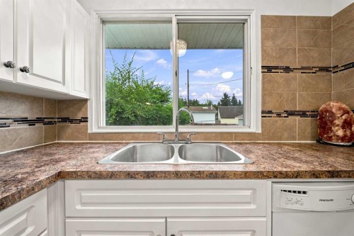 248 Huntcroft Road Ne, Calgary, AB 