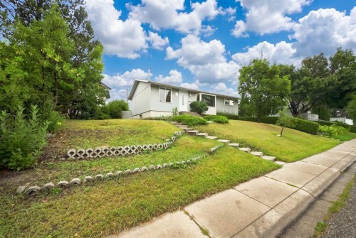 248 Huntcroft Road Ne, Calgary, AB 