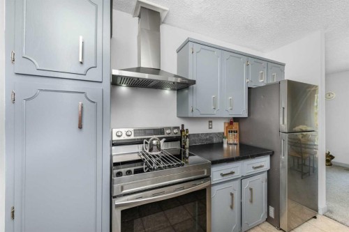 48 Bermuda Court Nw, Calgary, AB 
