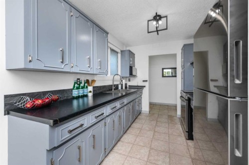 48 Bermuda Court Nw, Calgary, AB 