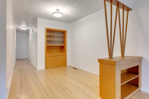 3317 37 Street Sw, Calgary, AB 