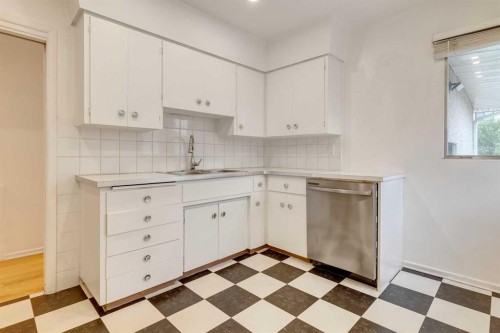 3317 37 Street Sw, Calgary, AB 