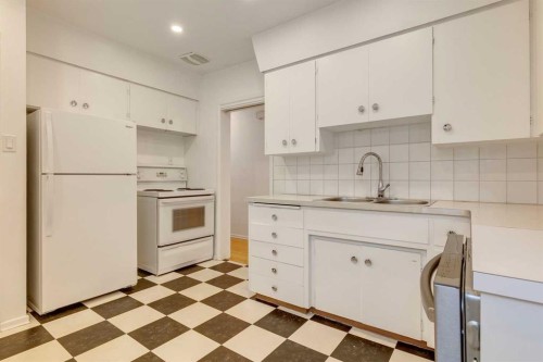 3317 37 Street Sw, Calgary, AB 