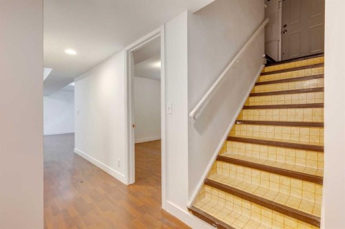 3317 37 Street Sw, Calgary, AB 