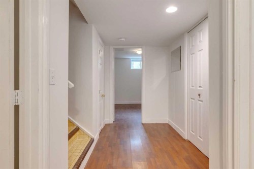 3317 37 Street Sw, Calgary, AB 