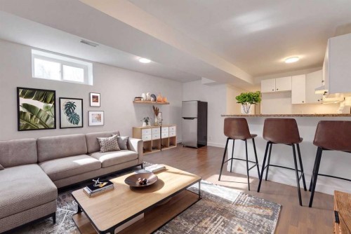 3317 37 Street Sw, Calgary, AB 