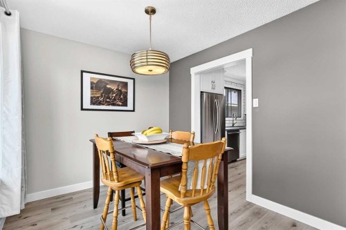 7731 47 Avenue Nw, Calgary, AB 