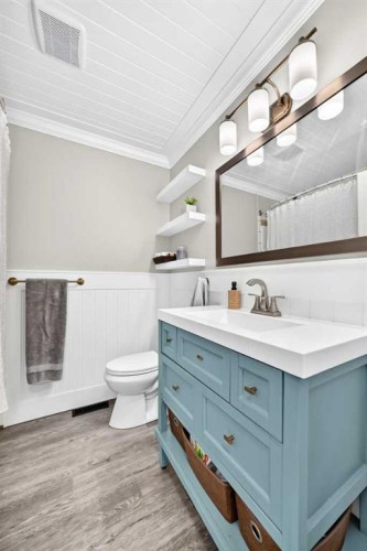 7731 47 Avenue Nw, Calgary, AB 