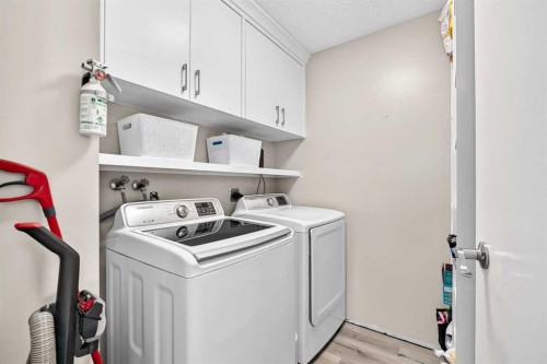 7731 47 Avenue Nw, Calgary, AB 
