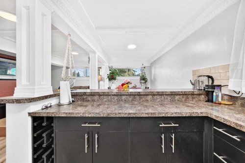 7731 47 Avenue Nw, Calgary, AB 