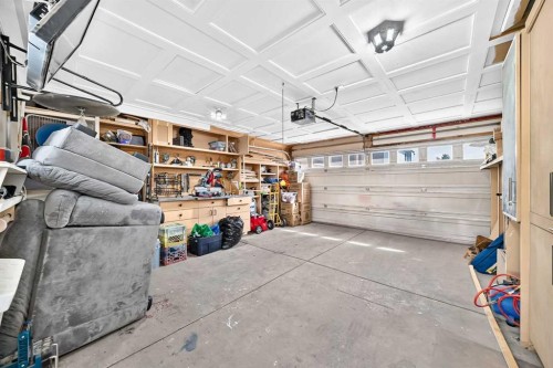 7731 47 Avenue Nw, Calgary, AB 