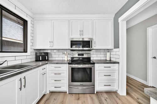 7731 47 Avenue Nw, Calgary, AB 